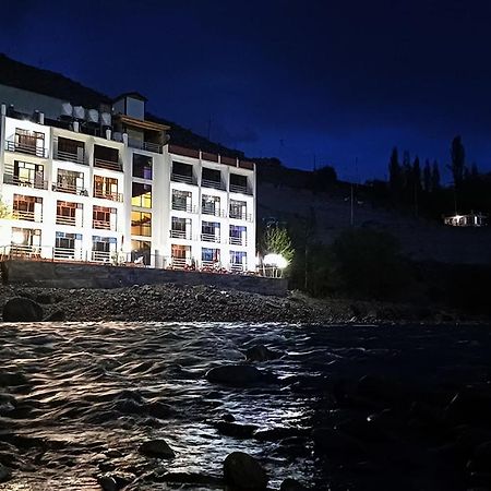 The Royal Kargil Hotel Exterior photo
