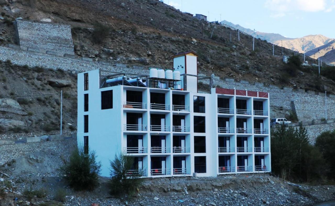The Royal Kargil Hotel Exterior photo